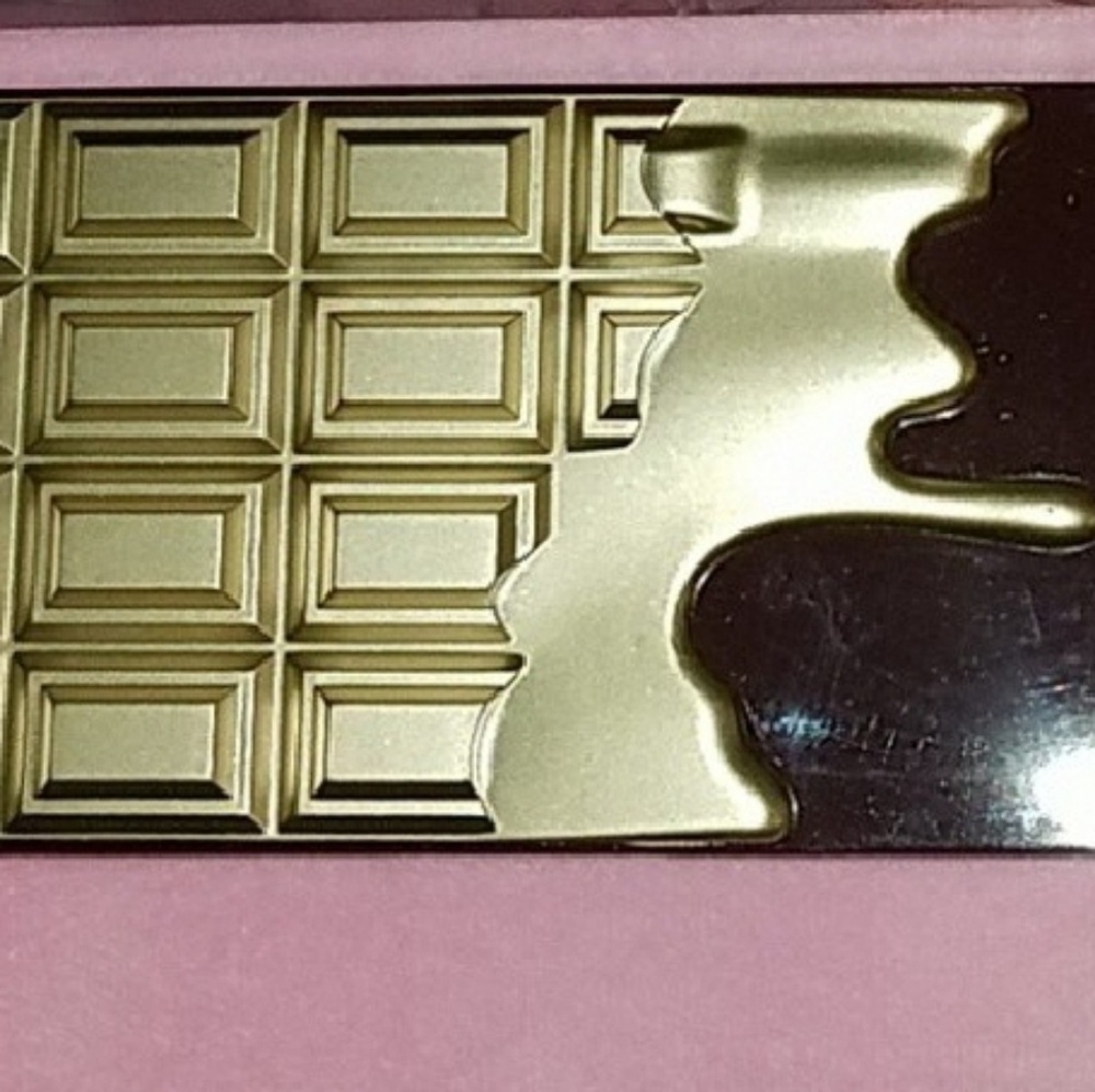 Makeup Revolution Golden Bar Chocolate Bar